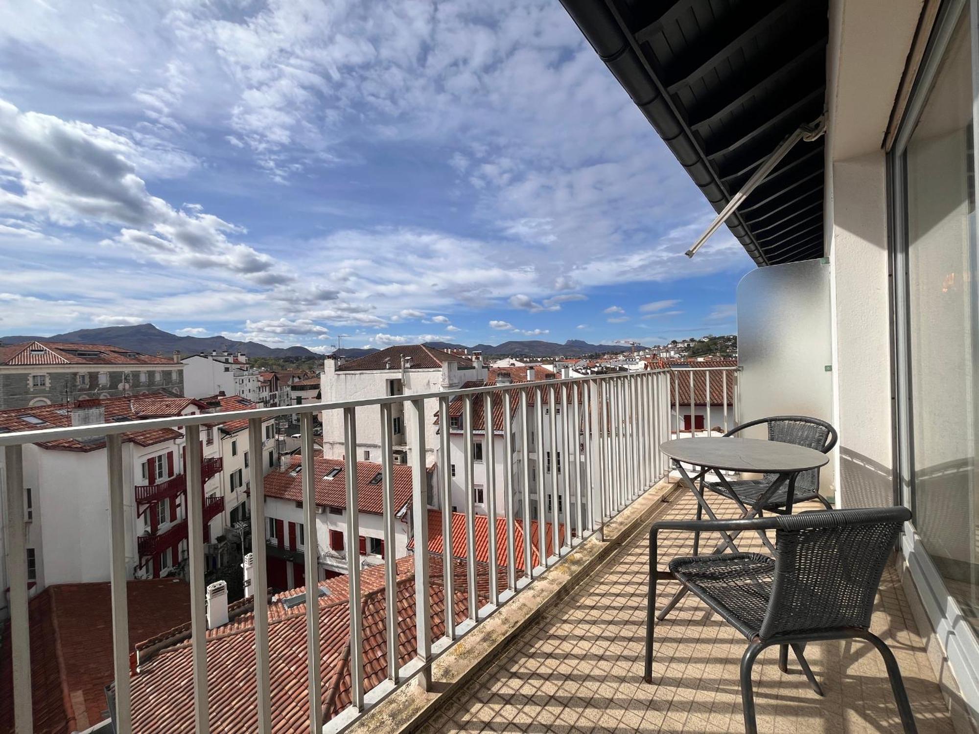 Coeur De Saint-Jean-De-Luz : Appartement Lumineux Avec Balcon, Proche Plage Et Commerces - Fr-1-239-1079 Eksteriør bilde